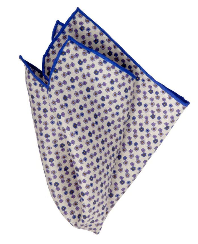 HANDROLLIERTES EINSTECKTUCH AUS SEIDEN-TWILL MIT BLÜTEN-MUSTER