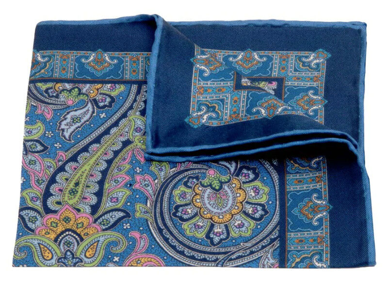 HANDROLLIERTES EINSTECKTUCH AUS SEIDEN-TWILL MIT PAISLEY-MUSTER