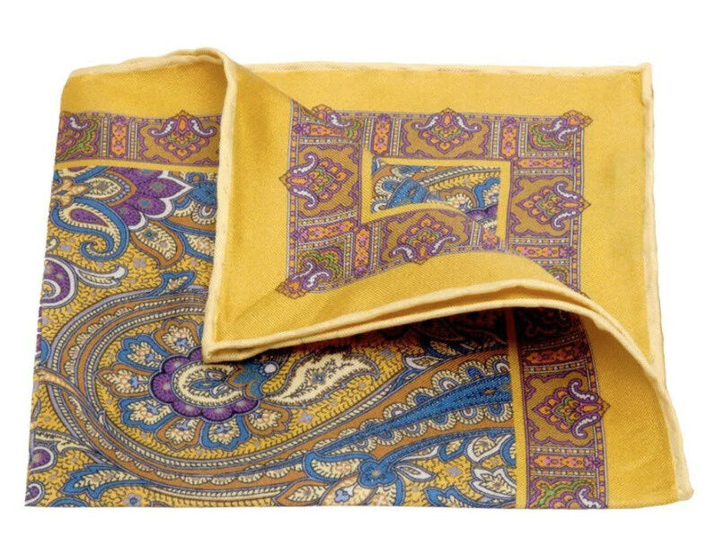 HANDROLLIERTES EINSTECKTUCH AUS SEIDEN-TWILL MIT PAISLEY-MUSTER