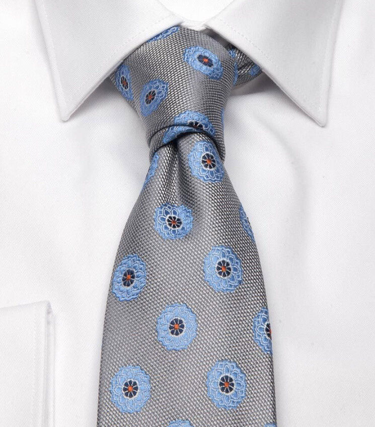SEIDEN-JACQUARD KRAWATTE MIT HELLBLAUEM BLÜTEN-MUSTER