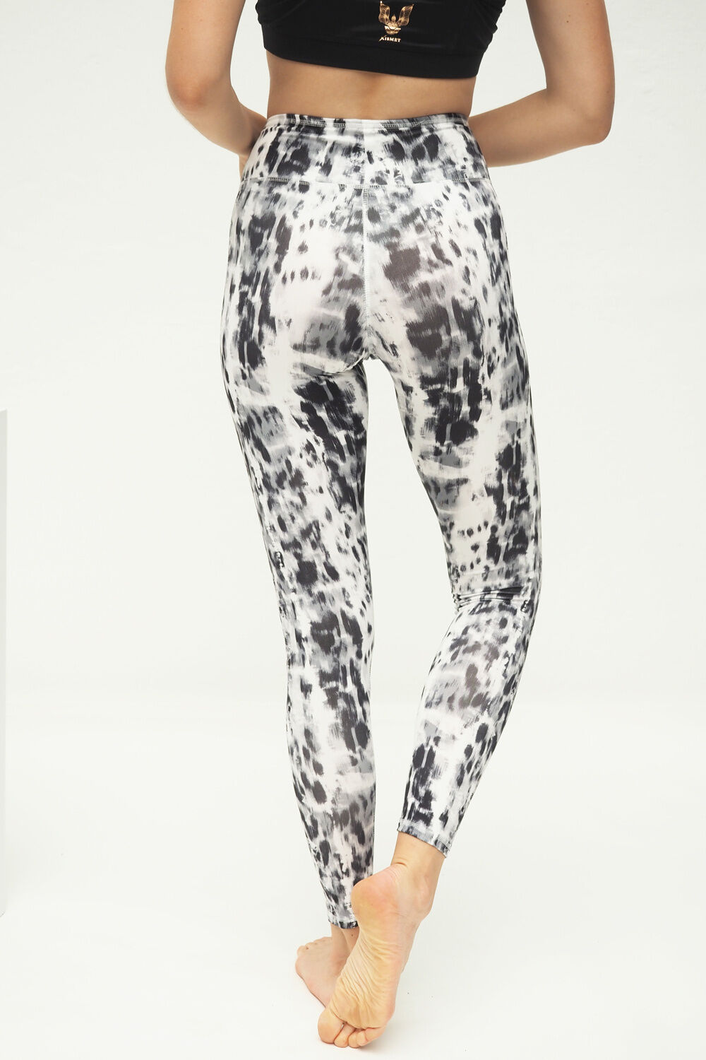 1a557e0eb625ffb2dfe8c15f541dd4943ae3d123_MS_0009286_002_image_5_63f4ee107e8cb Kismet Ganga Legging Animal Black White
