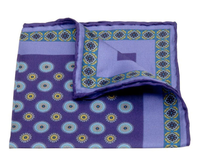 HANDROLLIERTES EINSTECKTUCH AUS SEIDEN-TWILL MIT BLÜTEN-MUSTER