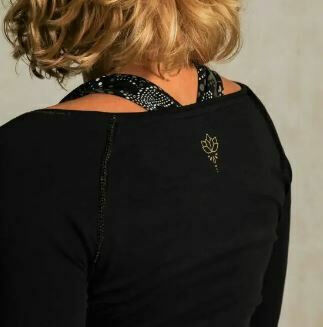 0613e830170bb2f9aa793bfed57cb469072474de_MS_0001227_001_image_3_6334404b4b4c8 Longsleeve Crop Shirt schwarz