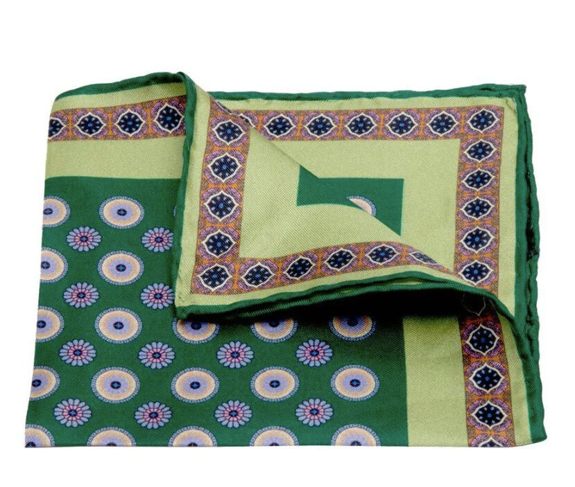 HANDROLLIERTES EINSTECKTUCH AUS SEIDEN-TWILL MIT BLÜTEN-MUSTER