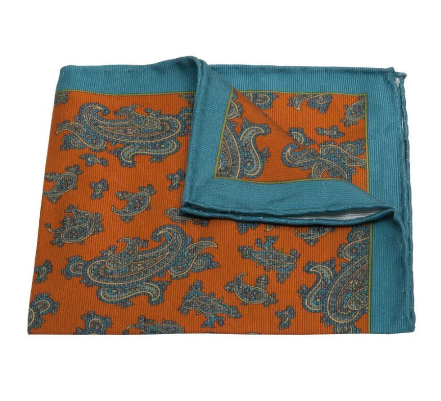 HANDROLLIERTES MOGADOR-EINSTECKTUCH MIT PAISLEY-MUSTER
