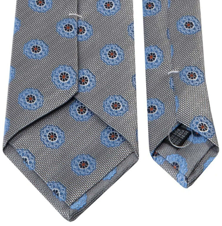 SEIDEN-JACQUARD KRAWATTE MIT HELLBLAUEM BLÜTEN-MUSTER