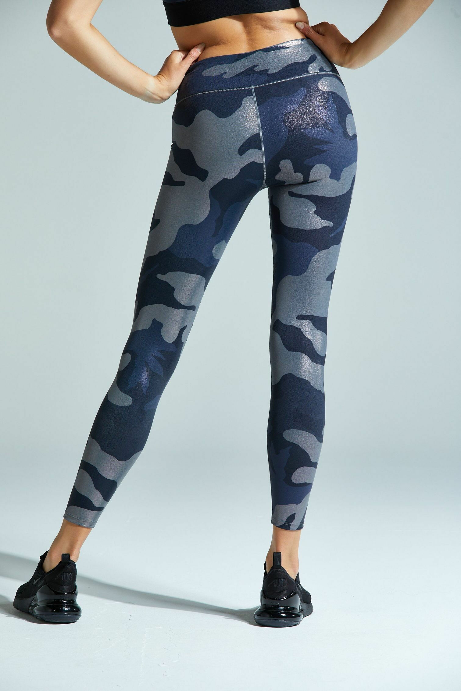 373a56e75ba52bce6c6d554d5c73f2b12f59c027_MS_0009797_002_image_4_63f89af8896c4 Gloss Legging Guerra Bronze