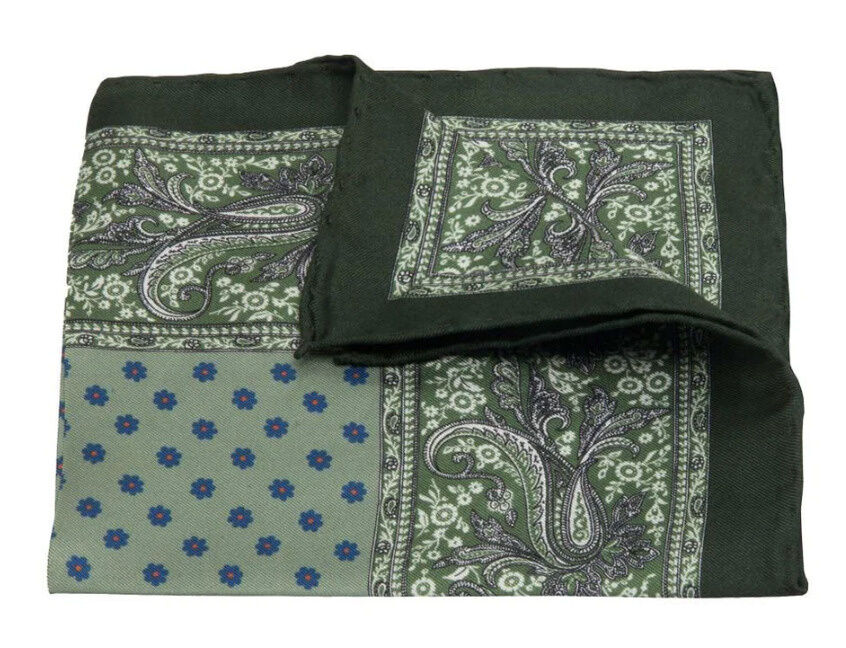 HANDROLLIERTES EINSTECKTUCH AUS SEIDEN-TWILL MIT FLORALEM MUSTER